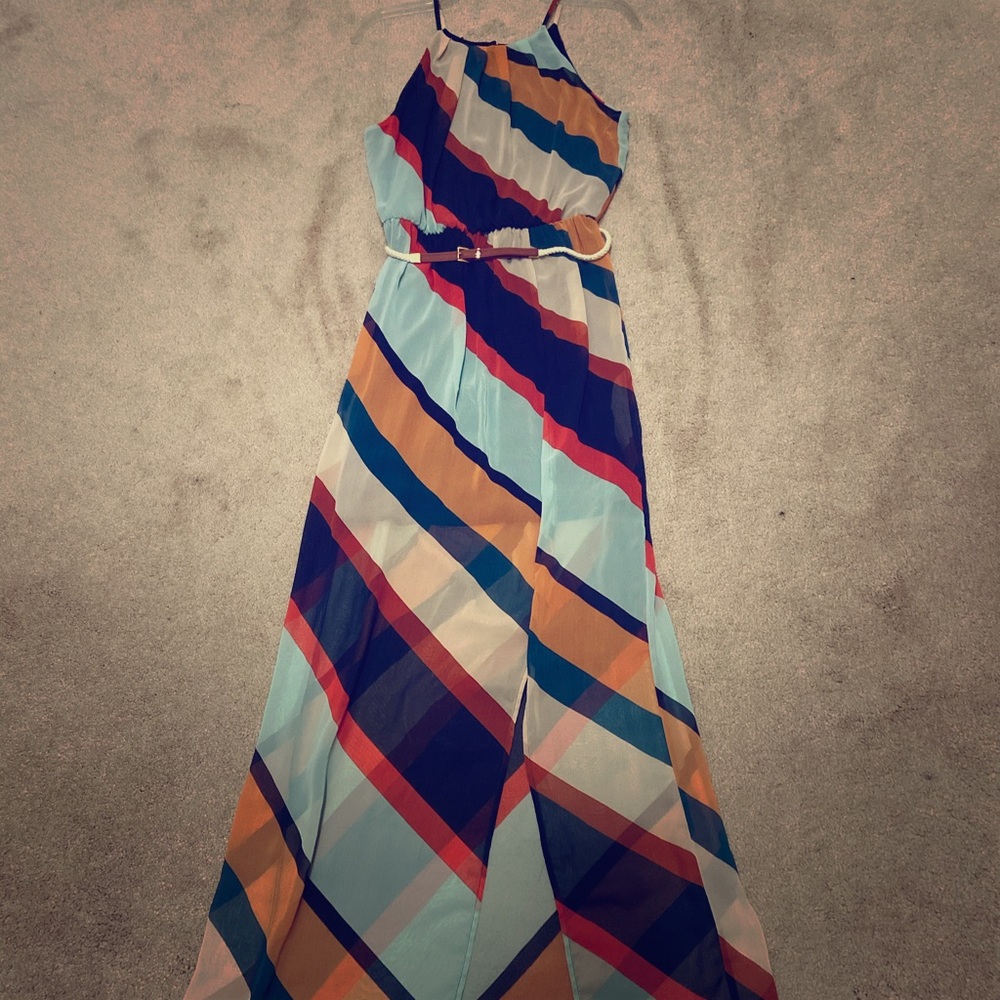 Beautiful multicolor maxi dress.